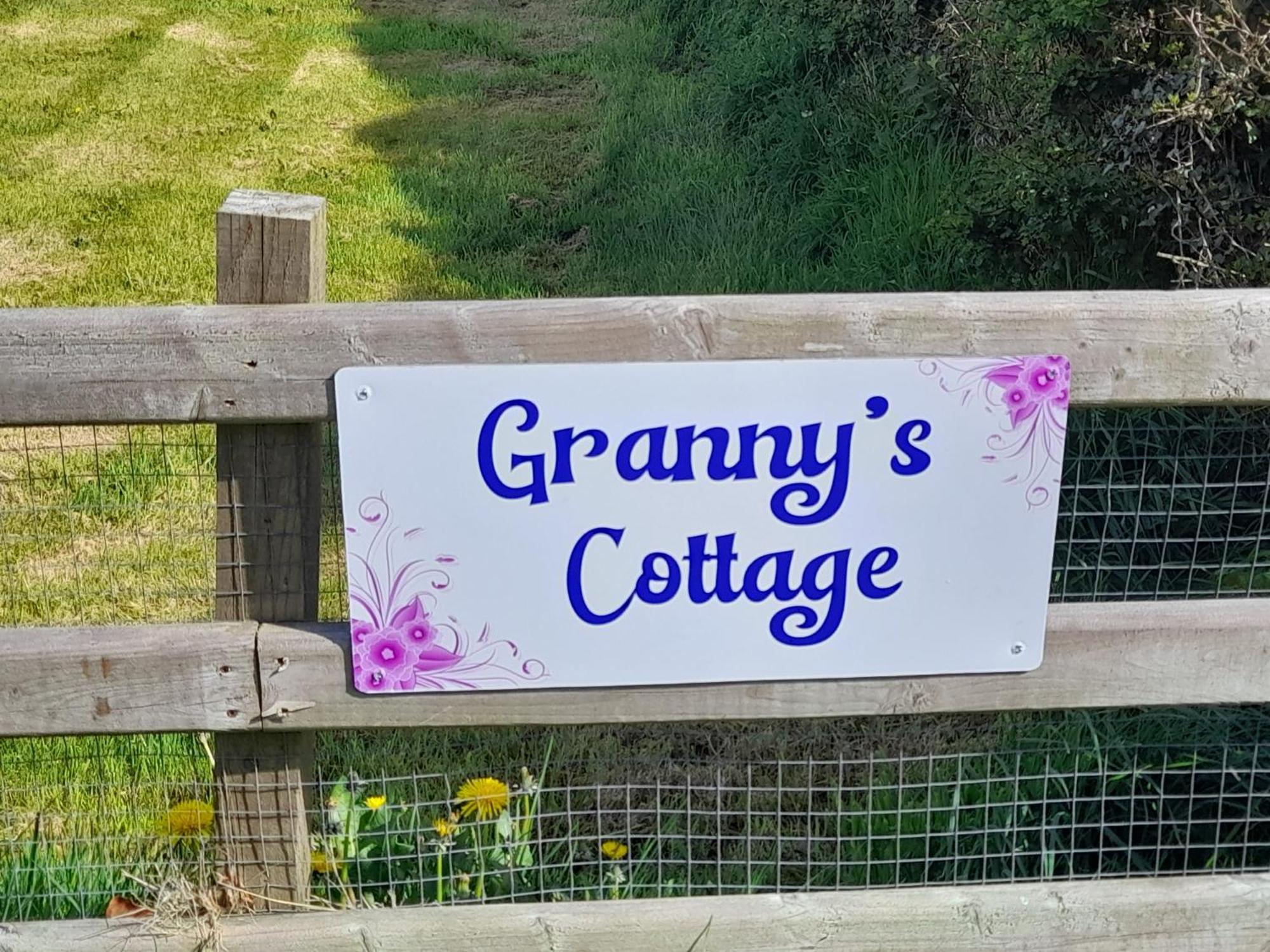 Granny'S Cottage, A Lovely Lakeside Cottage Donegal Town Exterior foto